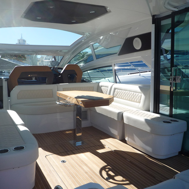 Ateliers Sofa : sellerie nautique intérieure et extérieure pour professionnels